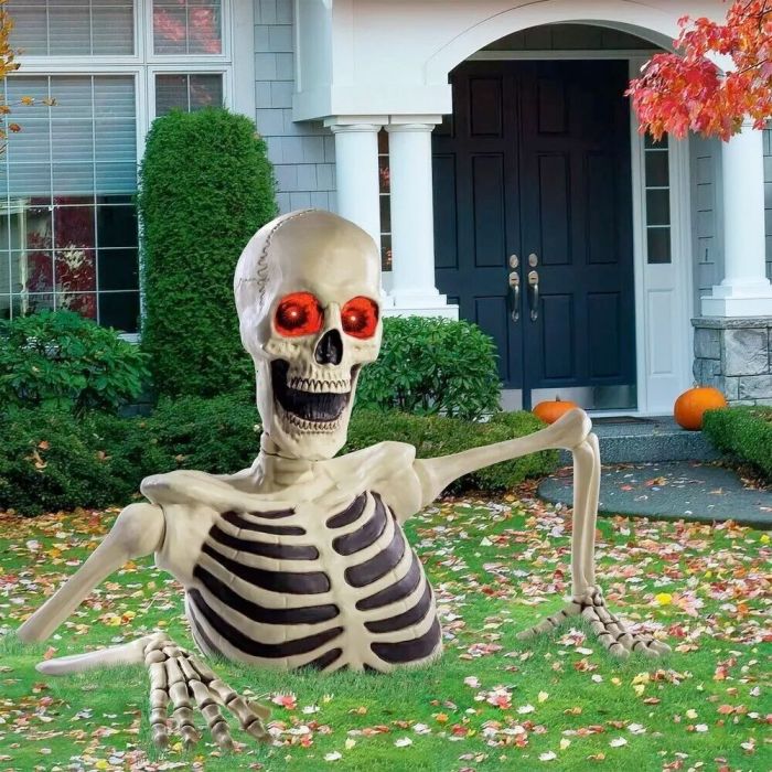 🎃Halloween Pre-sale 50% OFF🔥–Towering Skeleton with LED Eyes & Haunting Sounds👻(Limited Stock)