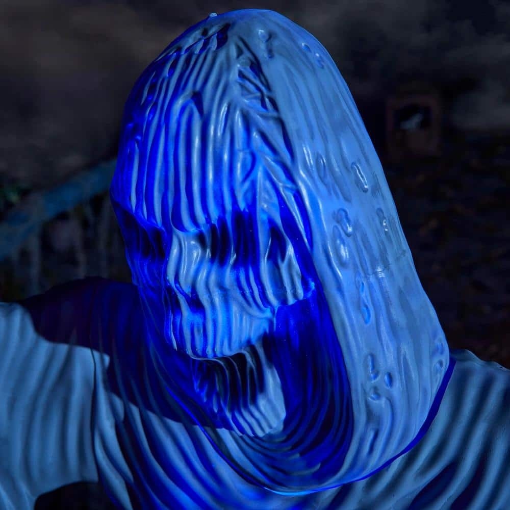 Giant-Sized Towering Ghost